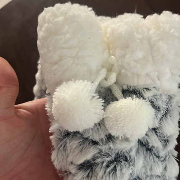 NWT Warm And Snuggly Cabin Socks - Picture 5 of 5